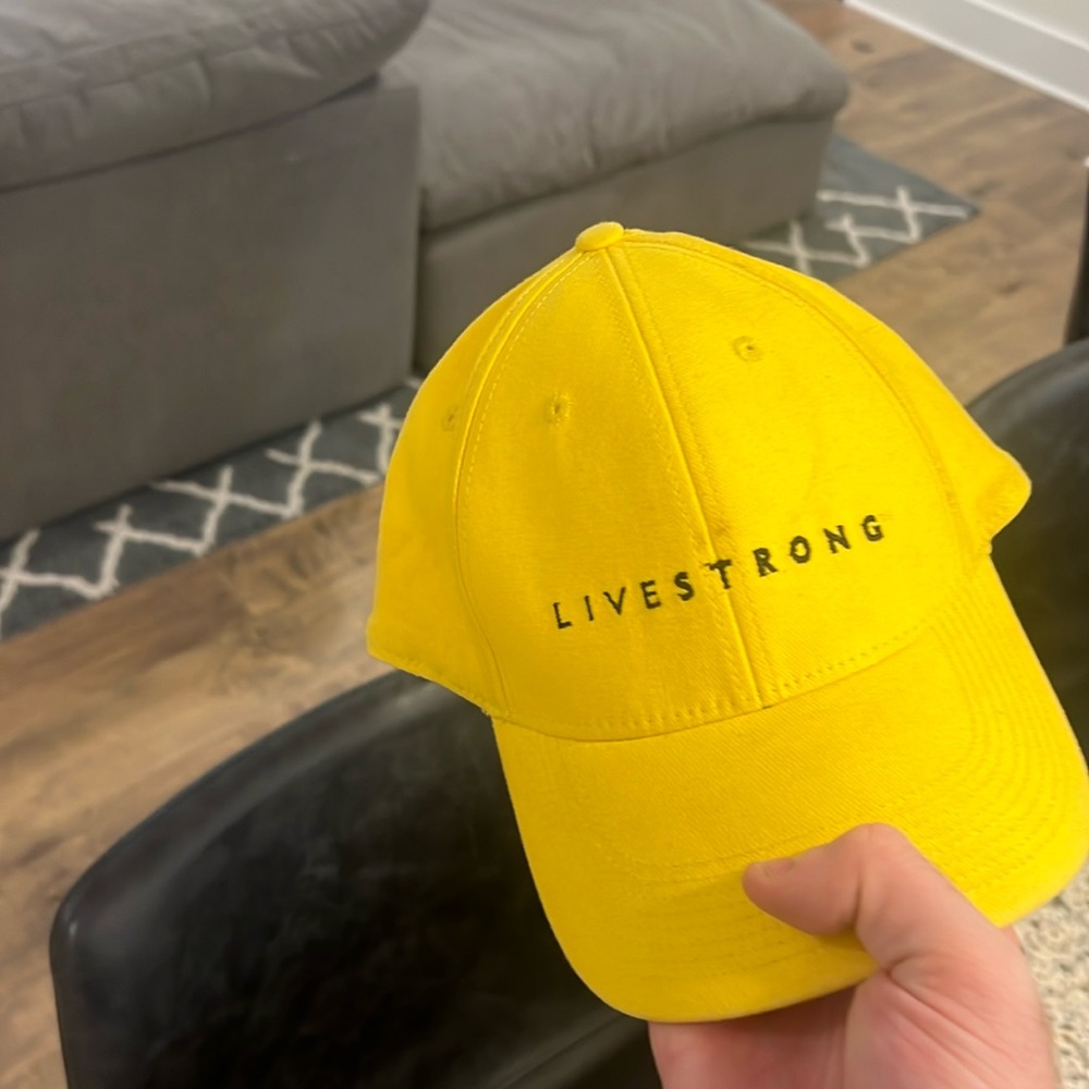 VINTAGE NIKE LIVEDTRONG LANCE ARMSTRONG CANCER HAT